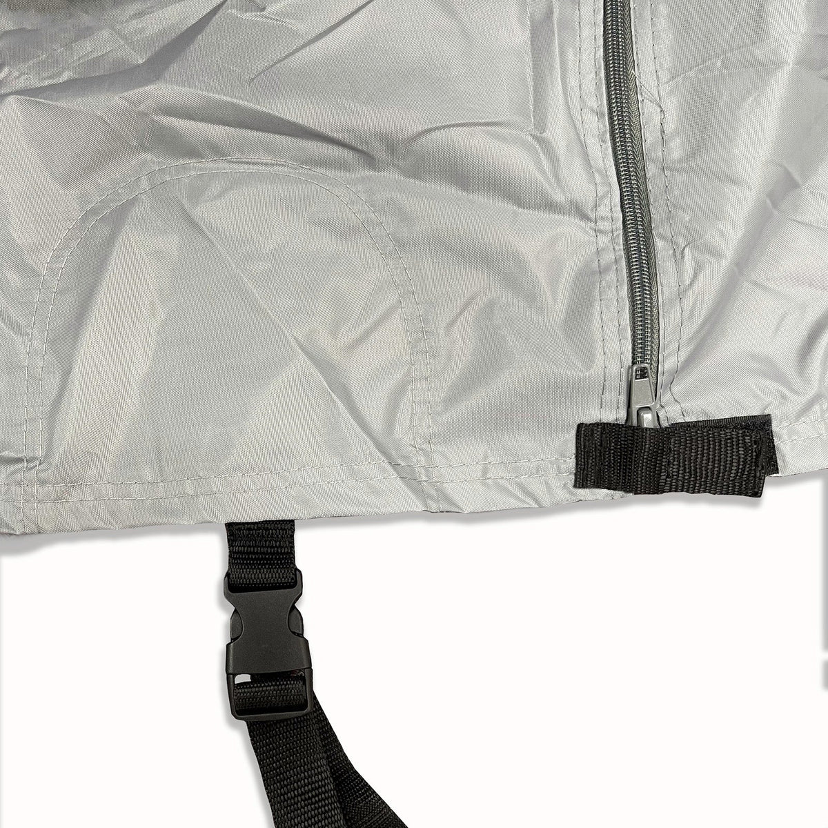 An alternative picture of the zipper and the clip that is a part of the Elite Premium Class C RV cover.